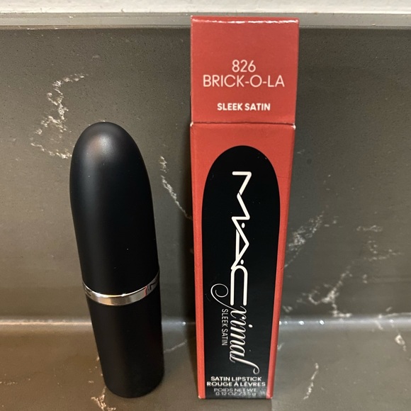 MAC COSMETICS
M•A•CXIMAL Sleek Satin Lipstick - Picture 1 of 5